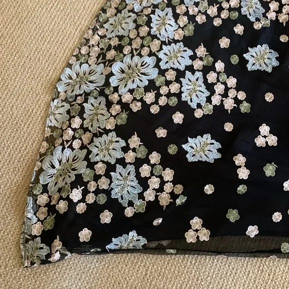 Tahari, size 10, embroidered pink, blue and green on black - Picture 5 of 6